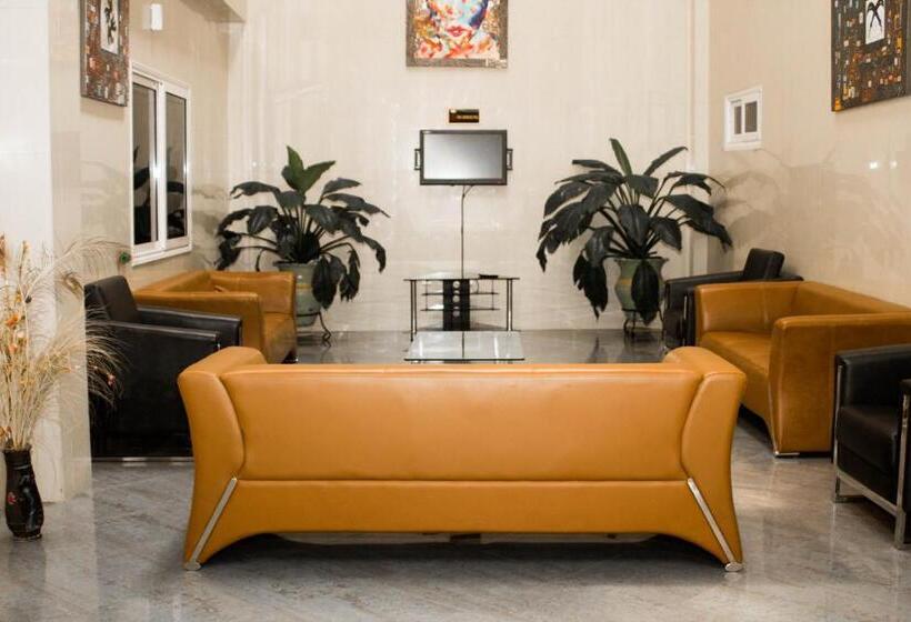 חדר דלוקס, Mj Grand