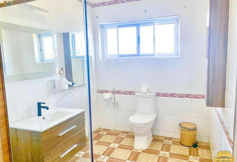 סוויטה אקזקיוטיב, Mj Grand