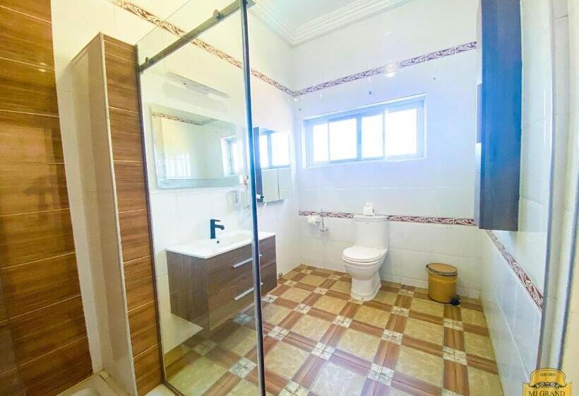 סוויטה אקזקיוטיב, Mj Grand