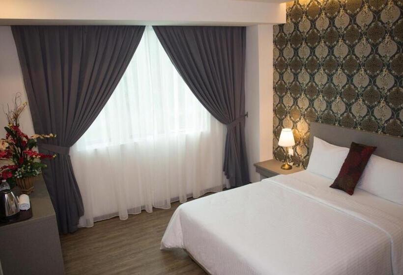 Номер Deluxe, Qlassic