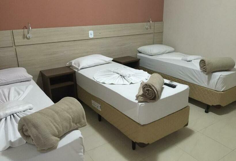 חדר סטנדרט לשלושה, Santuario Palace