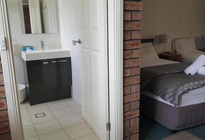 家庭间, Tuncurry Motor Lodge