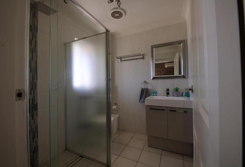 Семейный Номер, Tuncurry Motor Lodge