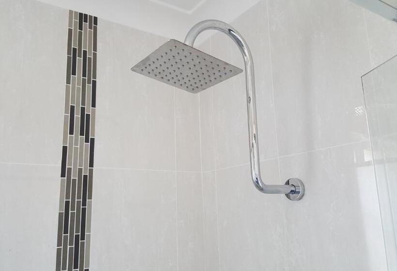 家庭工作室, Tuncurry Motor Lodge