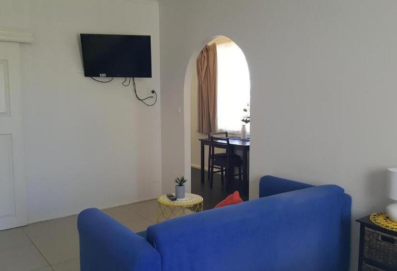 Семейное Студио, Tuncurry Motor Lodge