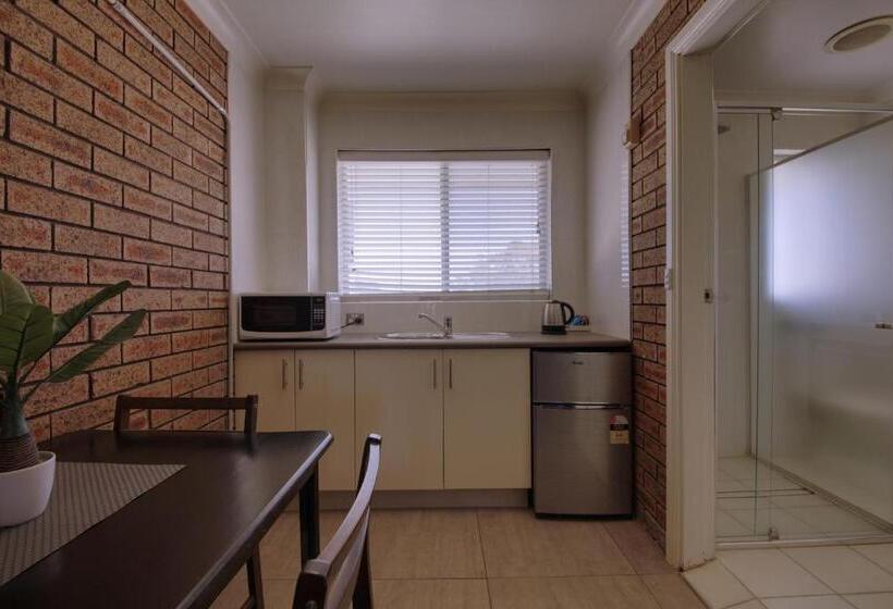 חדר סטנדרט לשלושה, Tuncurry Motor Lodge