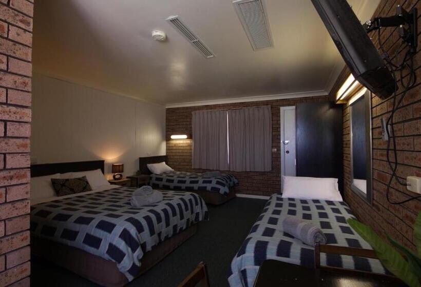 חדר סטנדרט לשלושה, Tuncurry Motor Lodge