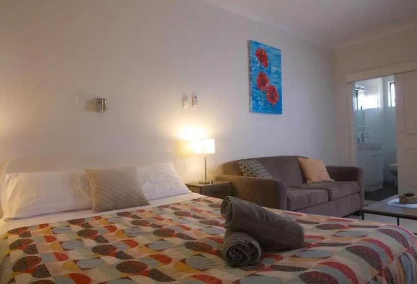 Standard-studio, Tuncurry Motor Lodge
