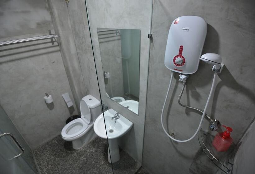 Habitació Deluxe, Vrest