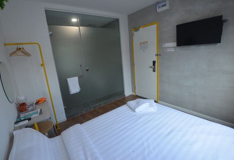 Habitació Estàndard, Vrest