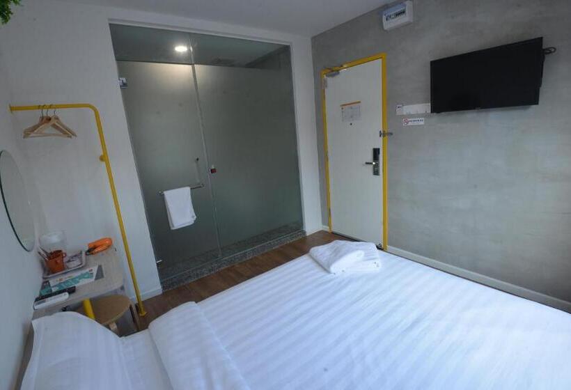 Habitació Estàndard, Vrest