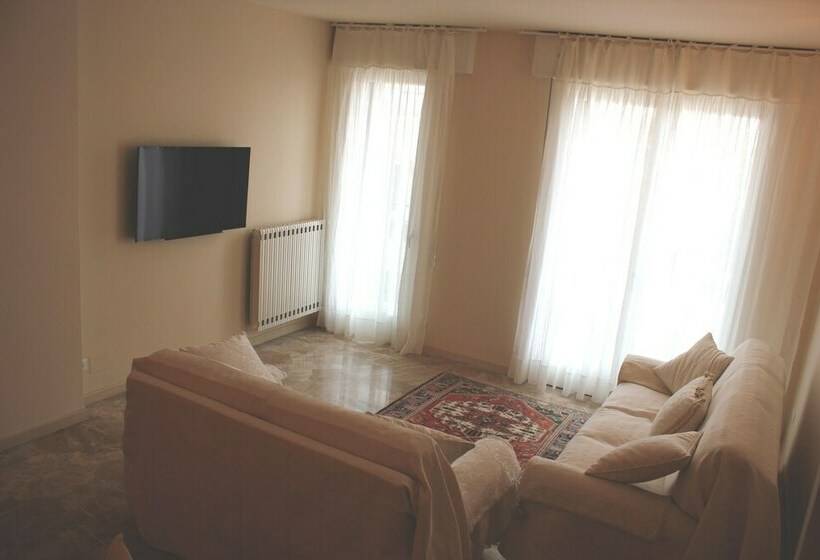 آپارتمان 2 خوابه, Casa Camilla City