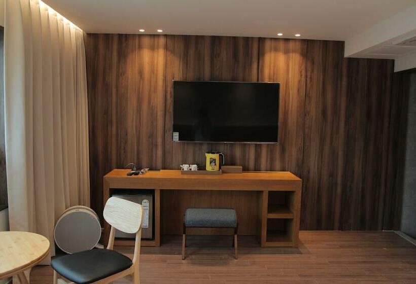 חדר דלוקס נוף לים, Am Ort