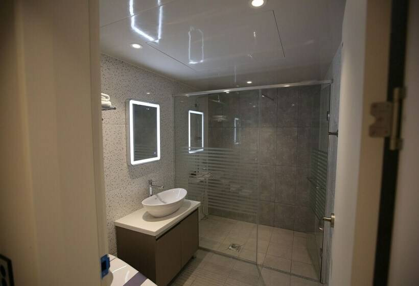 חדר דלוקס נוף לים, Am Ort