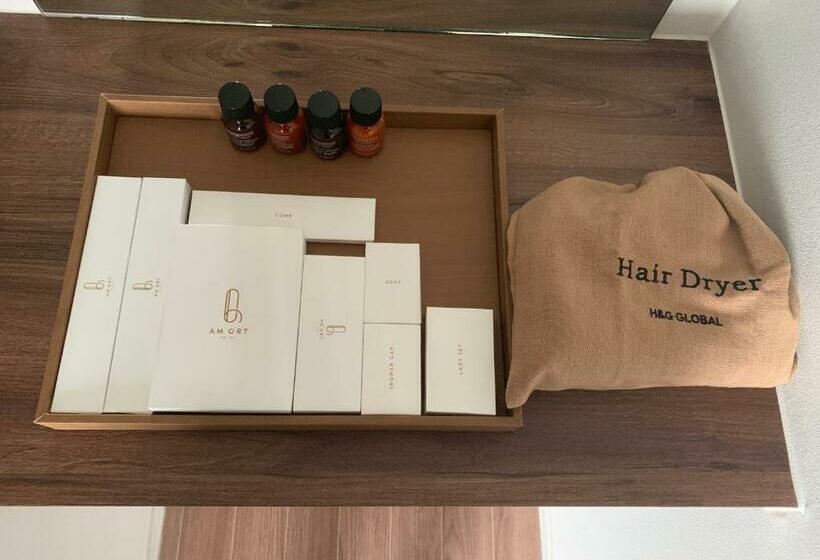 חדר דלוקס, Am Ort