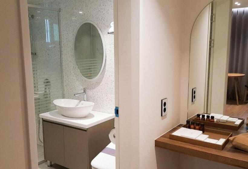 חדר דלוקס נוף לים, Am Ort