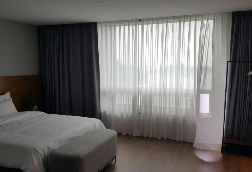 Family Suite, Am Ort