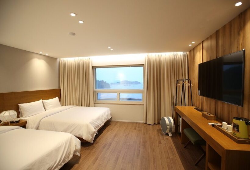 סוויטה משפחתית, Am Ort