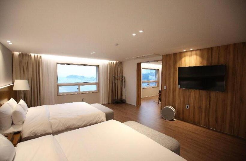 סוויטה משפחתית, Am Ort