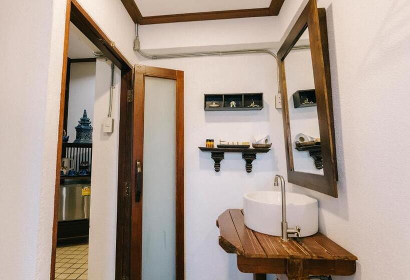 סוויטת ג'וניור, Ban Chang Tong