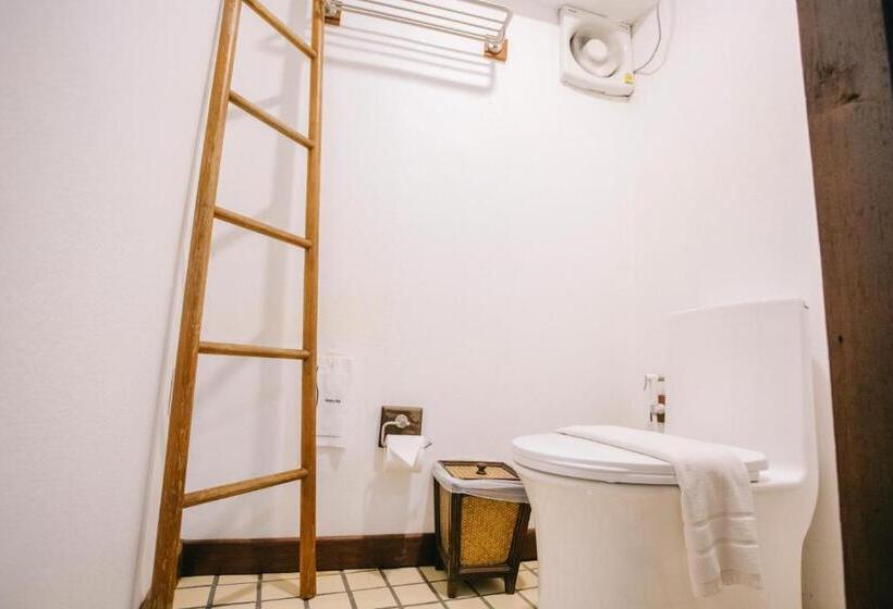 סוויטת ג'וניור, Ban Chang Tong