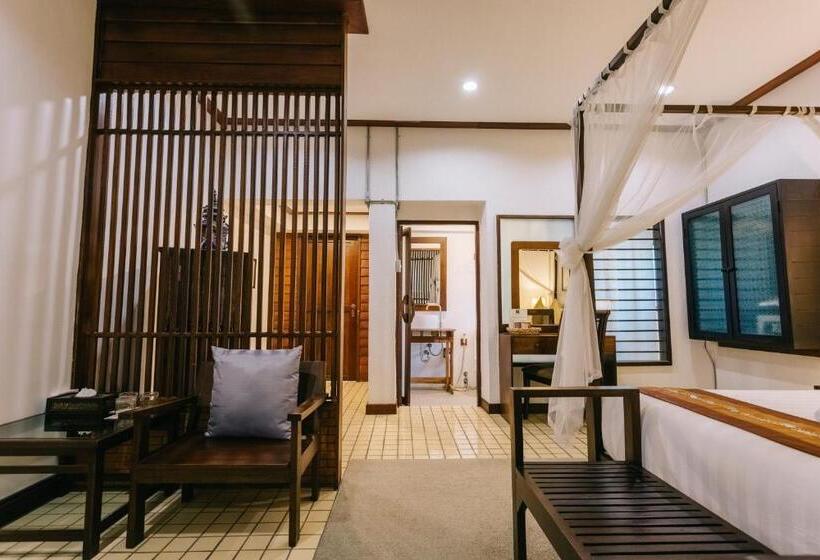 סוויטת ג'וניור, Ban Chang Tong