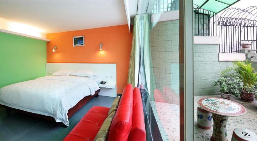 חדר דלוקס, Ln White House