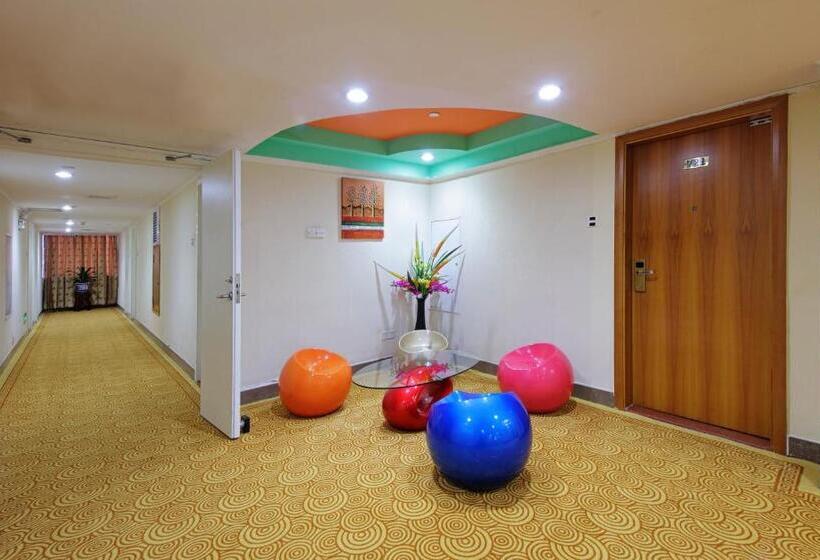 חדר דלוקס, Ln White House