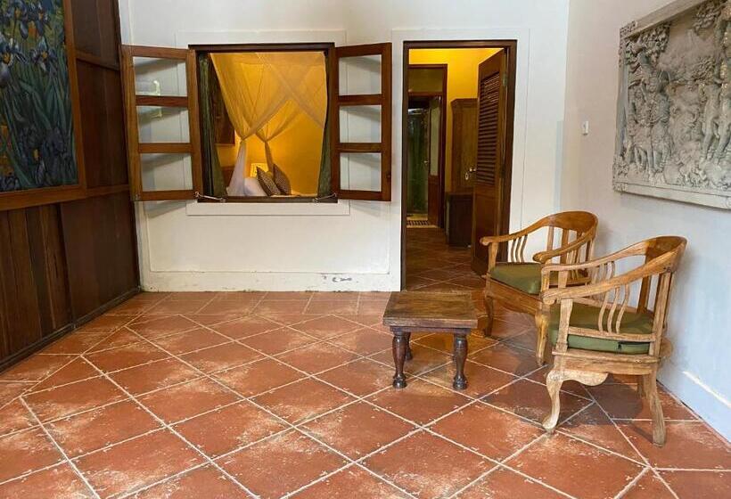 Номер Стандарт Вид на Бассейн, Sawah Indah Villa