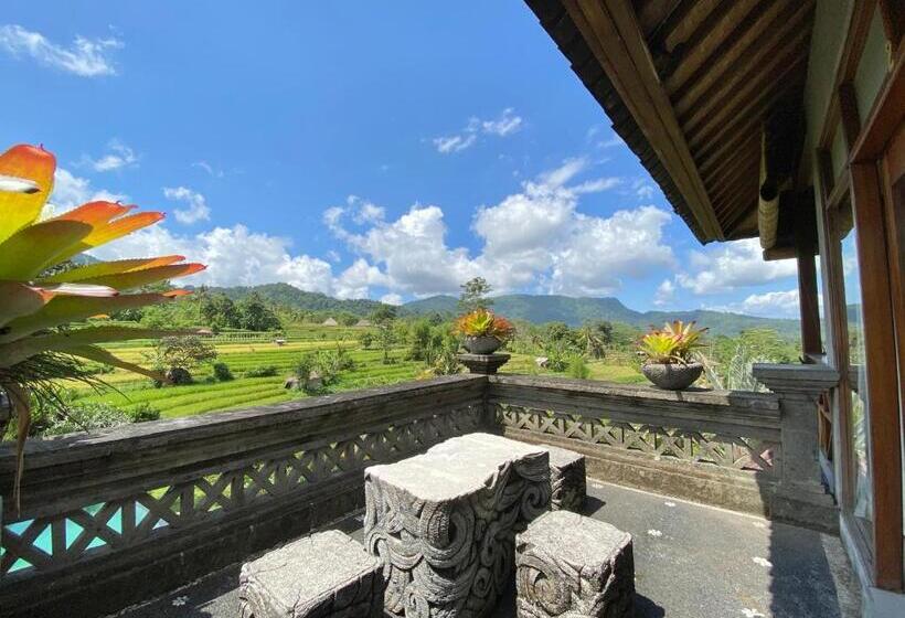 חדר משפחתי, Sawah Indah Villa