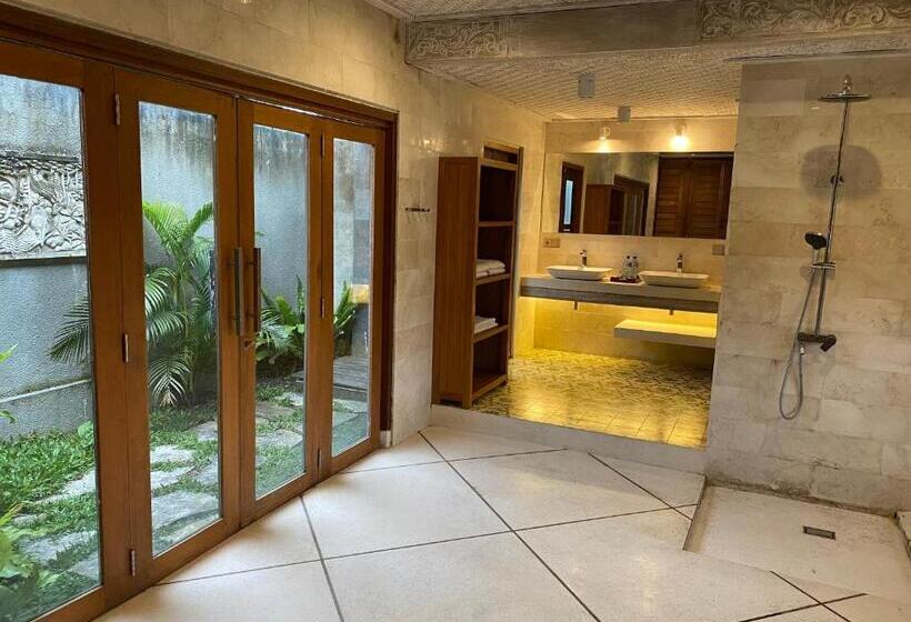 בונגלו משפחתי, Sawah Indah Villa