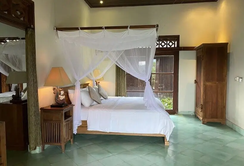 Perhehuone, Sawah Indah Villa