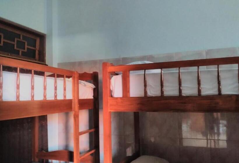 سرير فى غرفة مشتركه, Ratih Bali Hostel