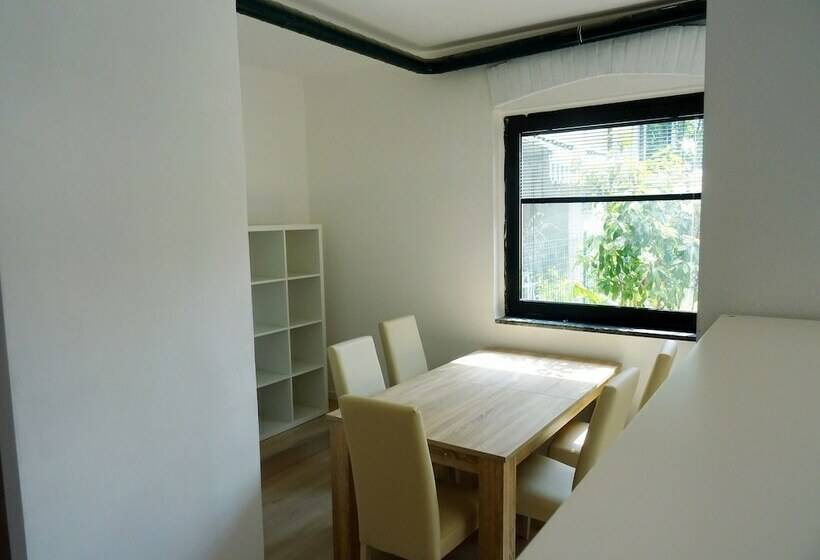 خانه 1 خوابه, Victoria Royal Garden