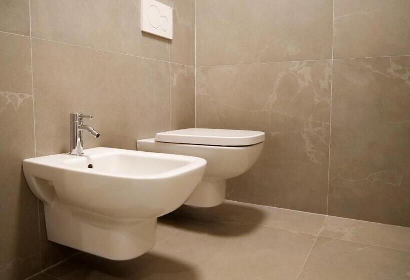 سوئیت با تخت بزرگ, Victoria Royal Garden