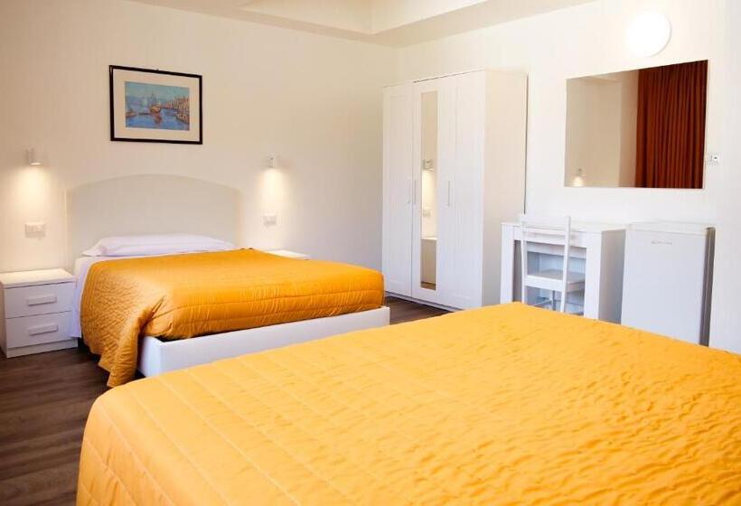 سوئیت با تخت بزرگ, Victoria Royal Garden