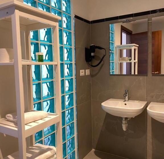 سوئیت با تخت بزرگ, Victoria Royal Garden