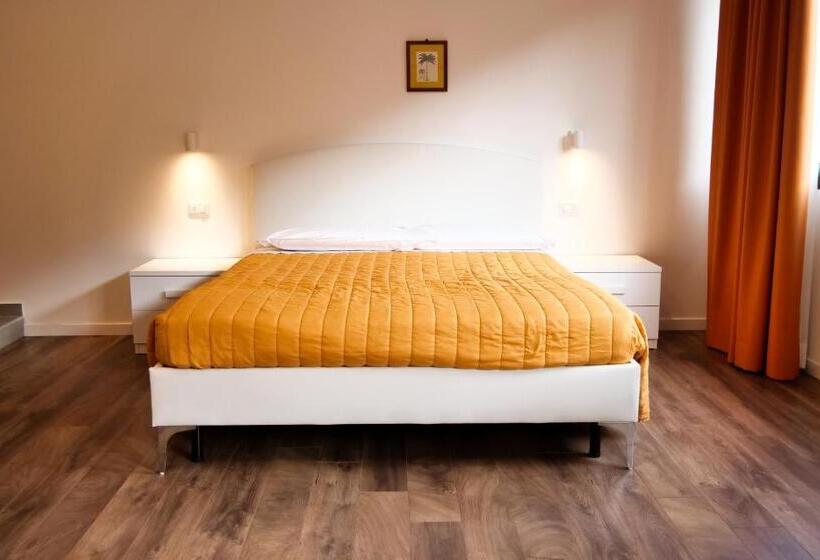 سوییت جونیور لوکس, Victoria Royal Garden