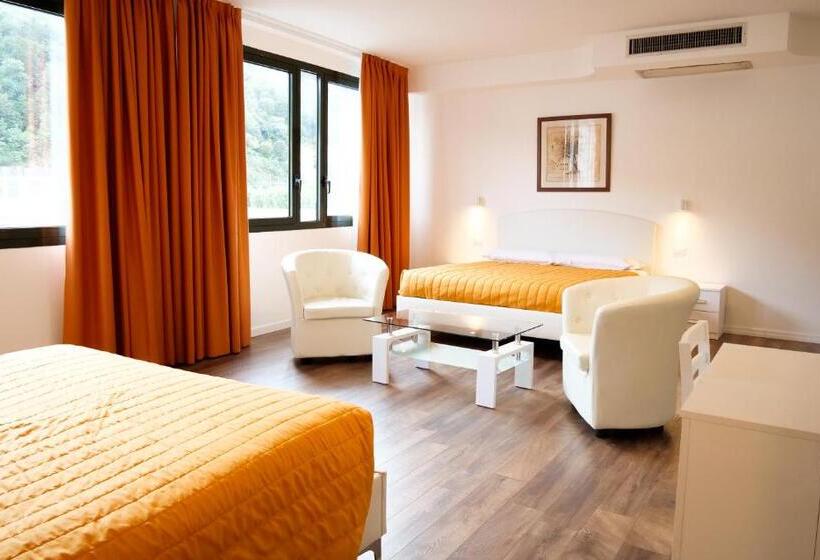 سوییت جونیور لوکس, Victoria Royal Garden