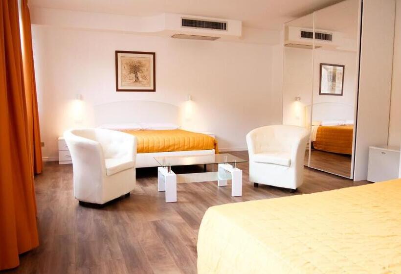 سوییت جونیور لوکس, Victoria Royal Garden