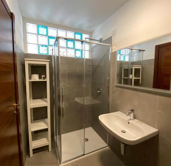 سوییت جونیور لوکس, Victoria Royal Garden