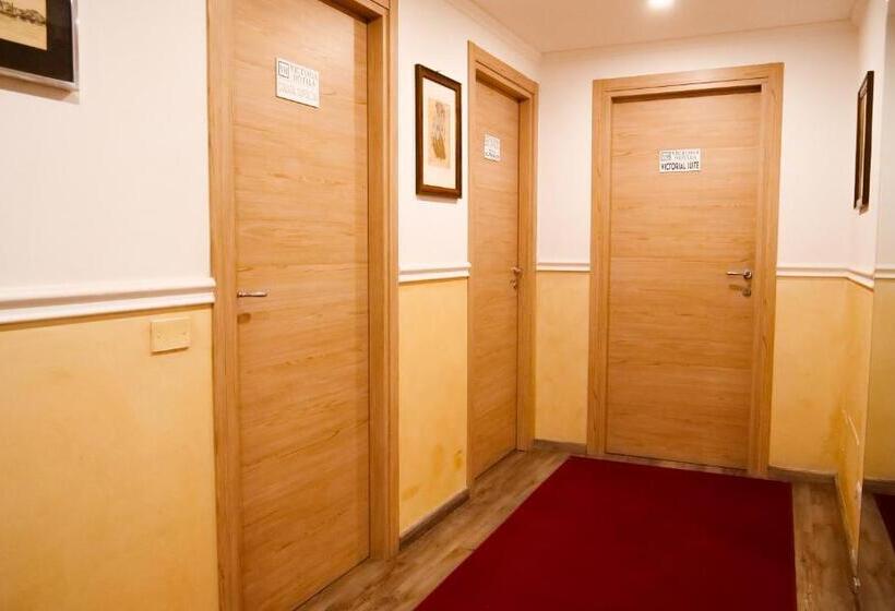 سوییت اجرایی, Victoria Royal Garden