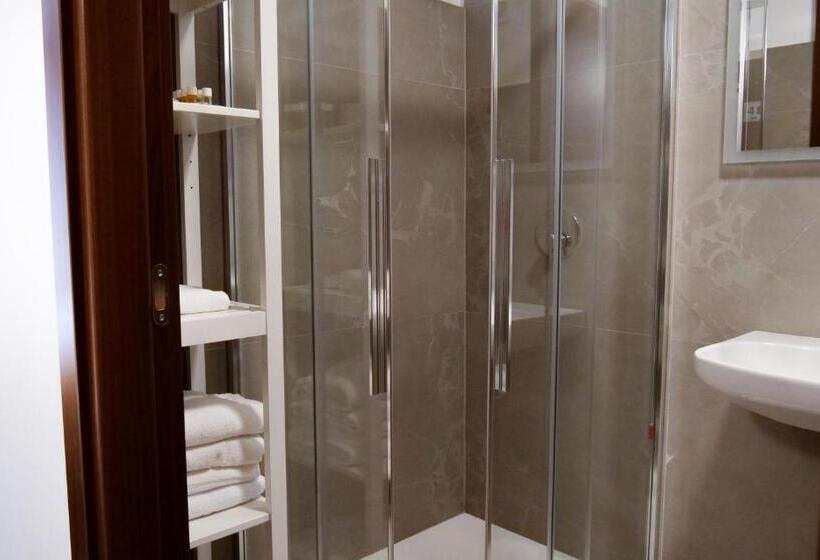 سوییت جونیور لوکس, Victoria Royal Garden