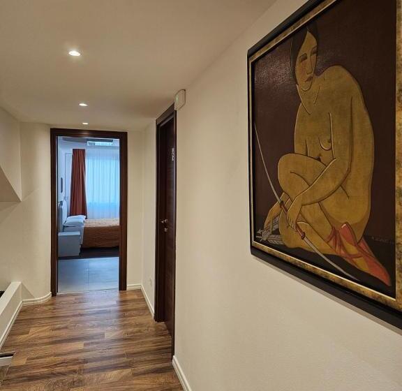 سوییت جونیور لوکس, Victoria Royal Garden