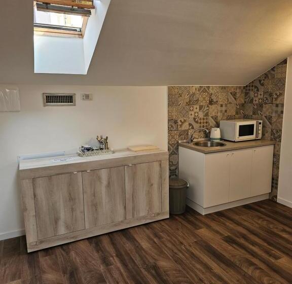 اتاق استاندارد, Victoria Royal Garden