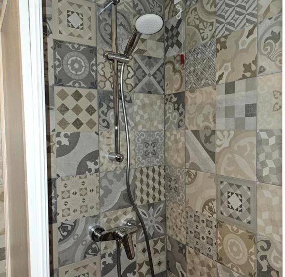 اتاق استاندارد, Victoria Royal Garden