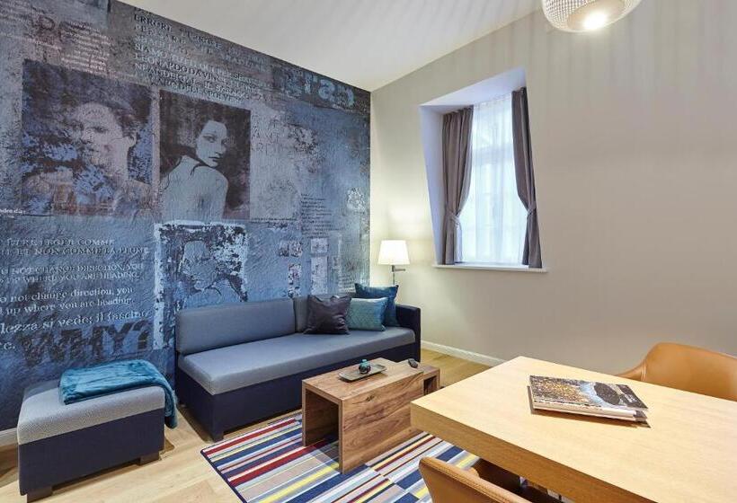Студия Стандарт, The Wellem, In The Unbound Collection By Hyatt