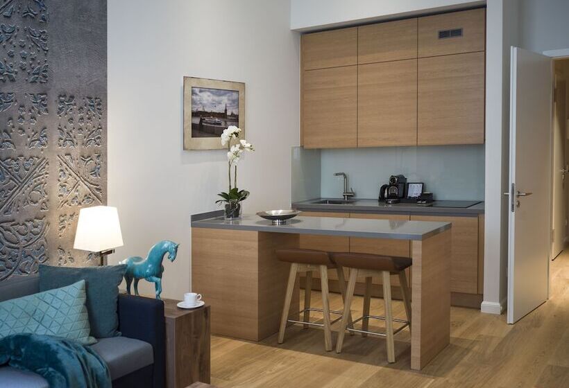 Студия Стандарт, The Wellem, In The Unbound Collection By Hyatt