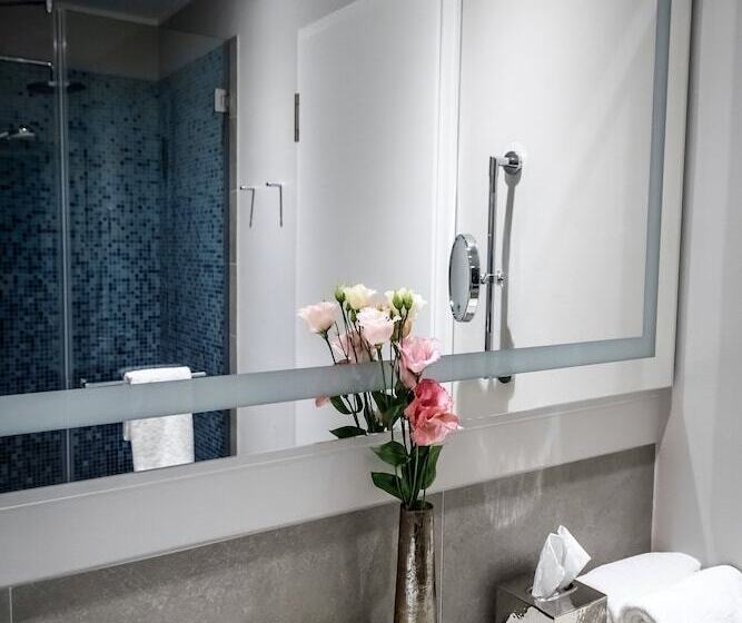 סוויטת אקזקיוטיב עם מרפסת, The Wellem, In The Unbound Collection By Hyatt