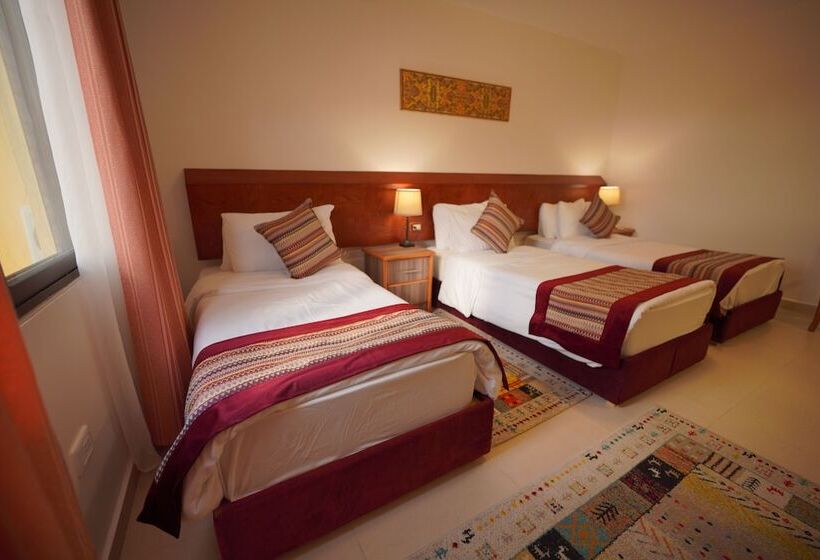 اتاق لوکس سه تخته, Petra Plaza